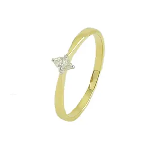 Златен дамски годежен пръстен с диамант 0,10 ct на бял фон
