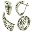 Сребърен дамски комплект 925 с оксидация – обеци, пръстен и висулка с геометричен орнамент