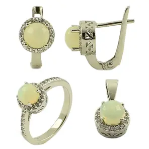 Сребърен комплект с опал 2.50 ct и циркони – пръстен, обеци и висулка 36237