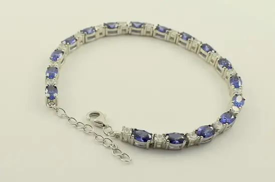 Сребърна гривна с танзанит 8.00 ct и циркони 36240