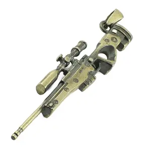 Сребърна висулка снайпер AWP на бял фон