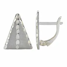 Сребърни дамски обеци с матов триъгълен дизайн на бял фон